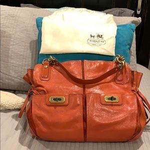 Beautiful like new coach purse
